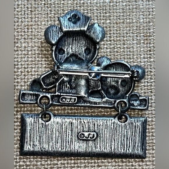 JJ Pewter Brooch Pin Nurses Make It All Better Teddy Bears Nurse Jonette Jewelry - Picture 3 of 3